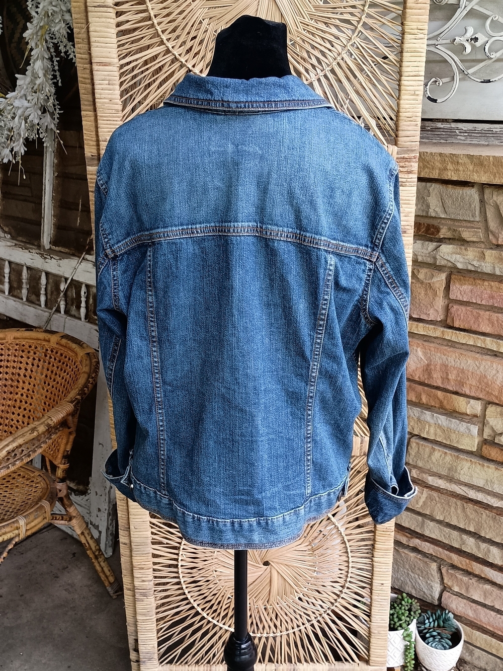 Eddie Bauer Classic Blue Denim Jacket - Picture 3 of 6